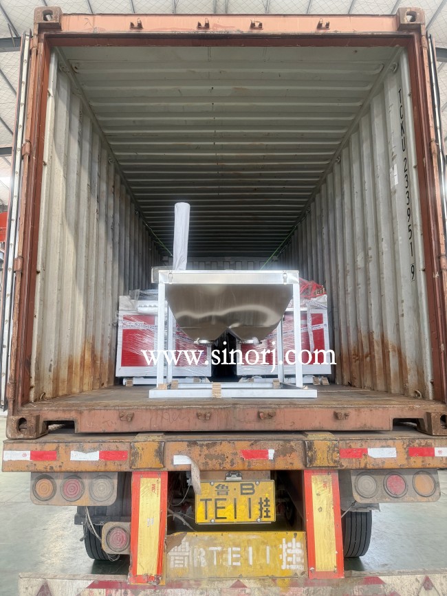 出口中東的PVC格柵板生產(chǎn)線，UV大理石板生產(chǎn)線，碳晶板生產(chǎn)線發(fā)貨