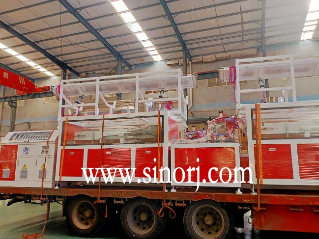 四條PVC格柵板生產(chǎn)線板車發(fā)貨中